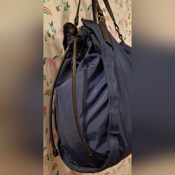 EUC Burberry Buckleigh Tan Nova Plaid & Navy Nylon Reversible Tote Purse Bag - Picture 7 of 15